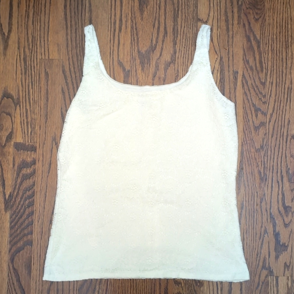 White House Black Market Beige Lace Shell XL